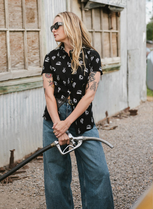No Problemo Button-Up - edgy button-up shirt - detail view | Stoney Tshirts